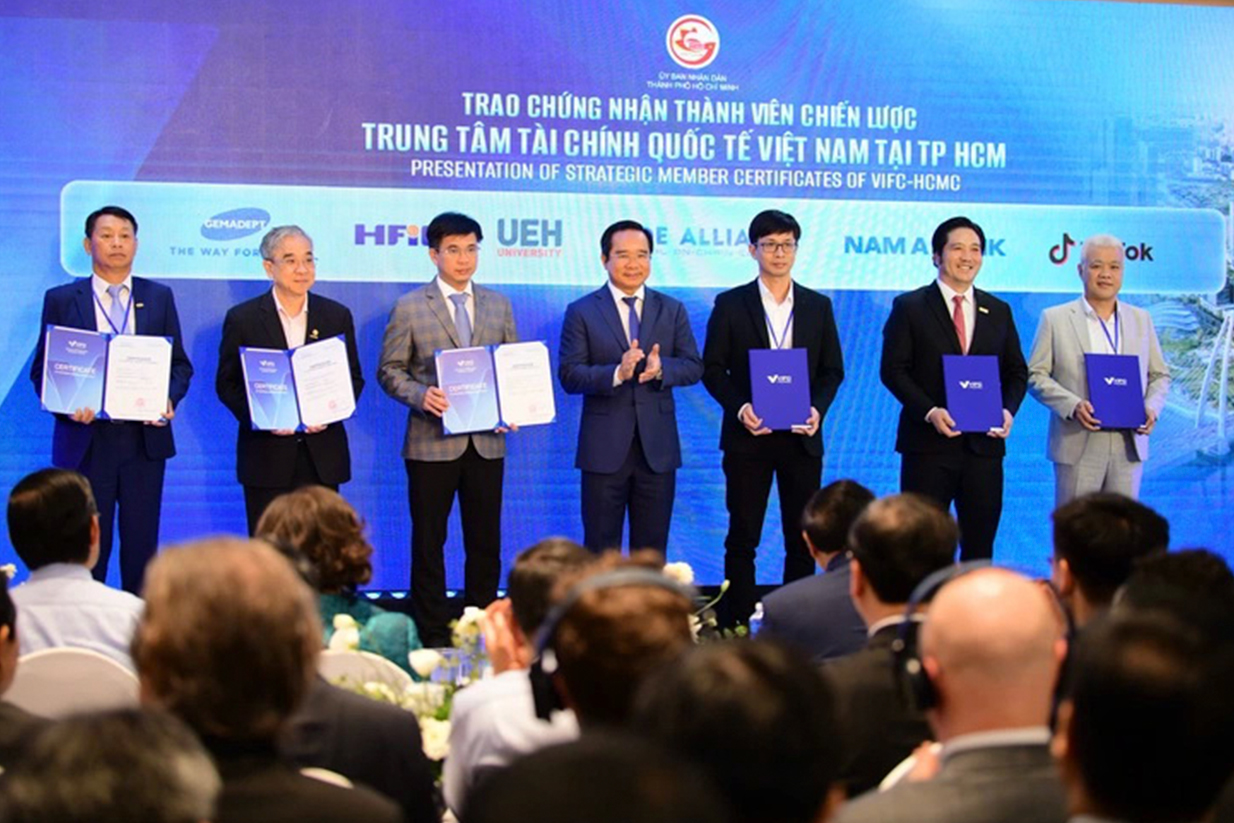 Trung tâm Tài chính quốc tế Việt Nam ra mắt tại TP.HCM