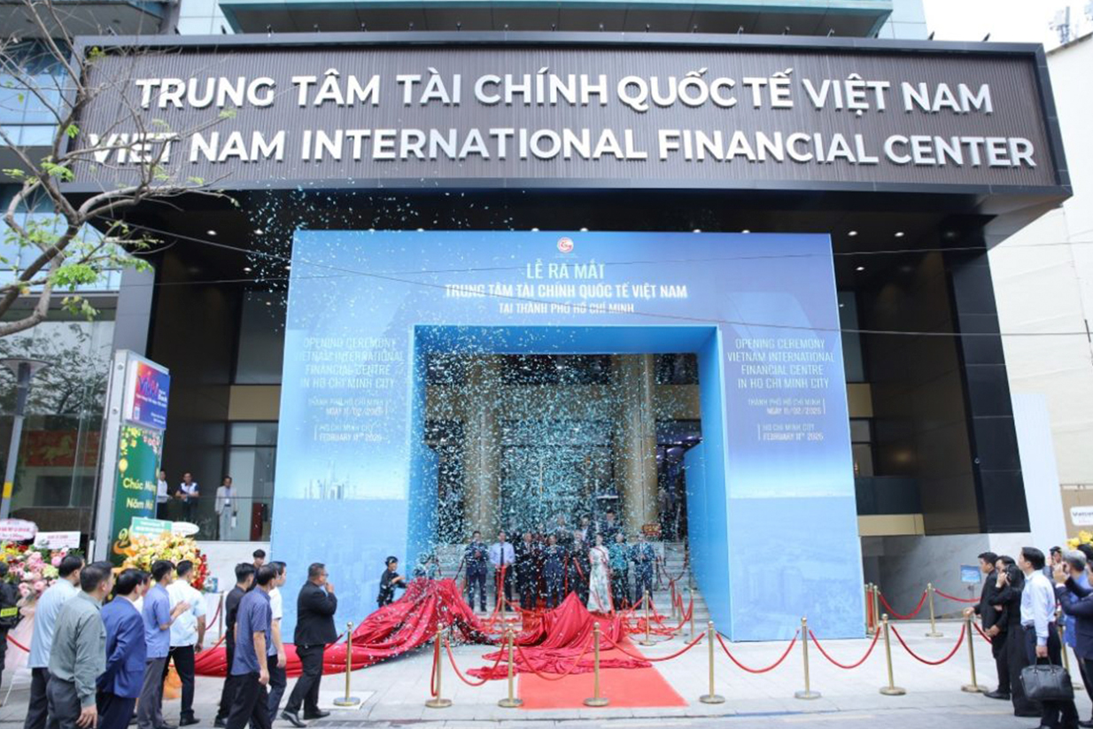 IFC tại TPHCM chính thức vận hành: 13 thành viên trụ cột và hàng tỉ đô la cam kết
